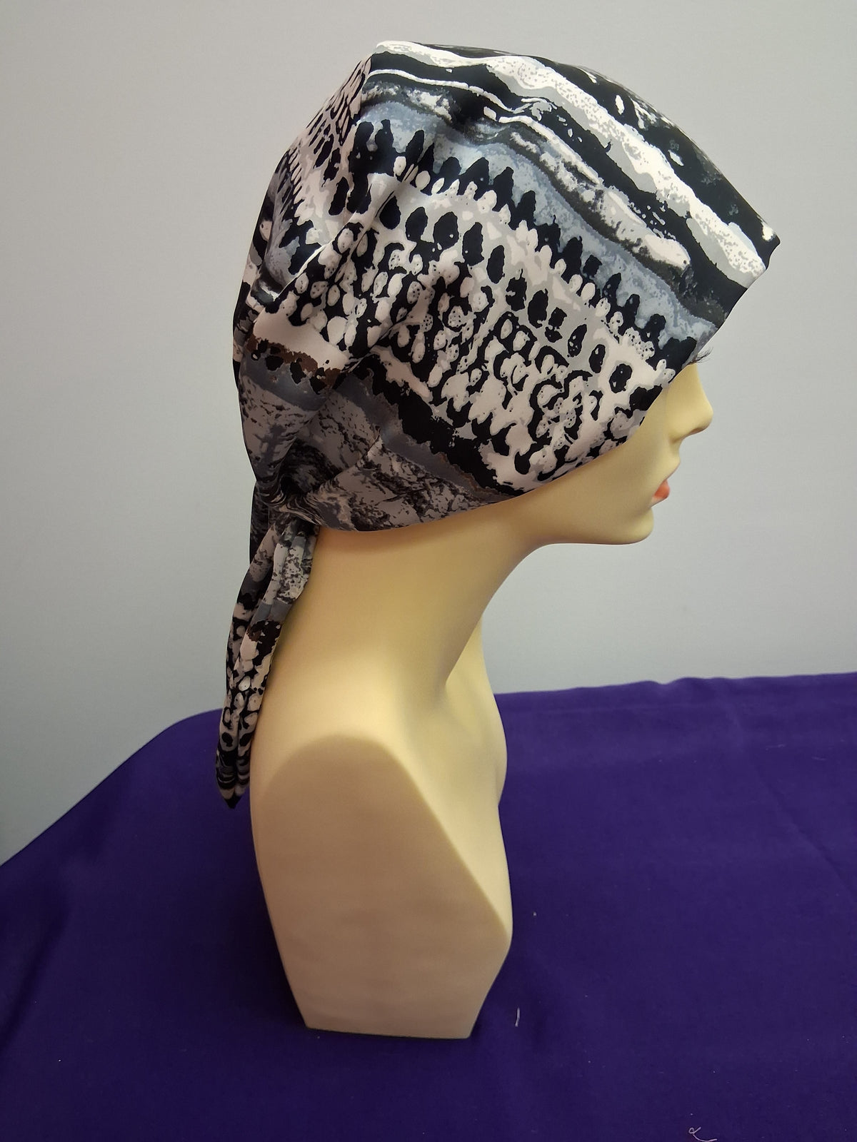 T/Scarf grey print
